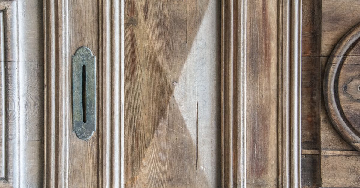 front door lock key — Rockville Centre Locksmith