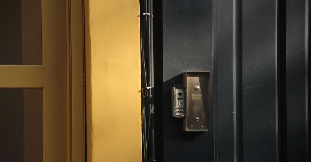 Keyless Entry for Renters: Smart Lock Installation Without Drilling — Rockville Centre Locksmith